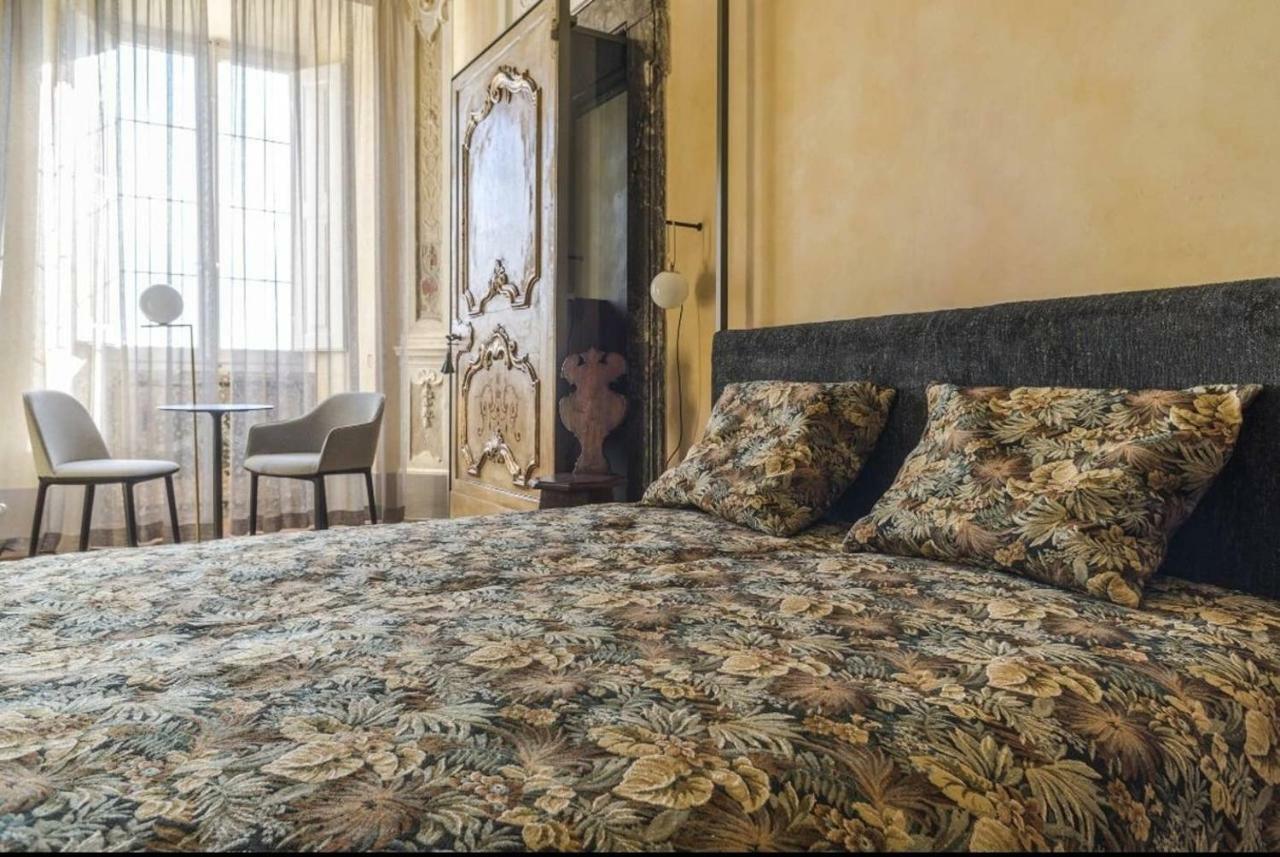 Boutique Apartment Urbino Bagian luar foto