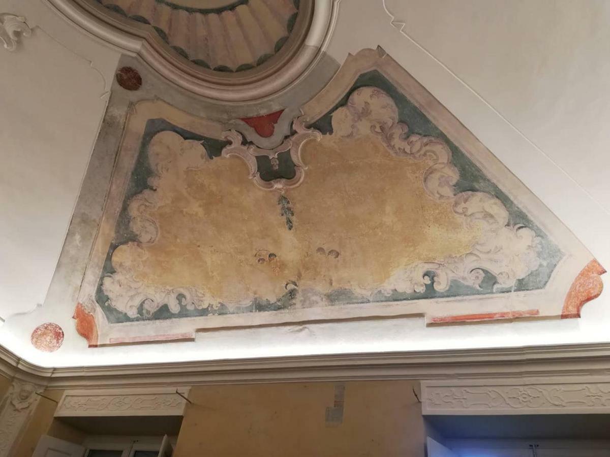 Boutique Apartment Urbino Bagian luar foto