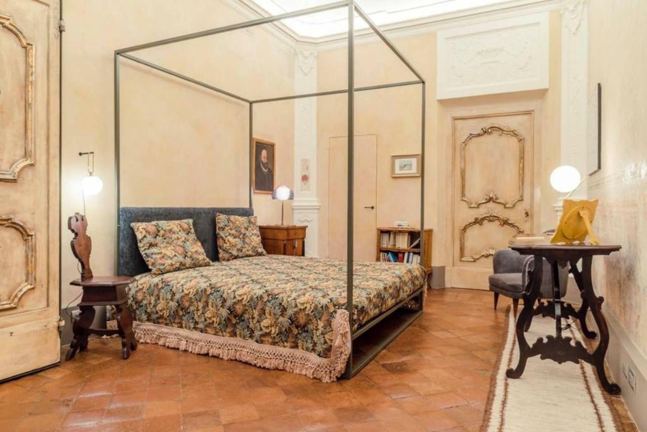 Boutique Apartment Urbino Bagian luar foto