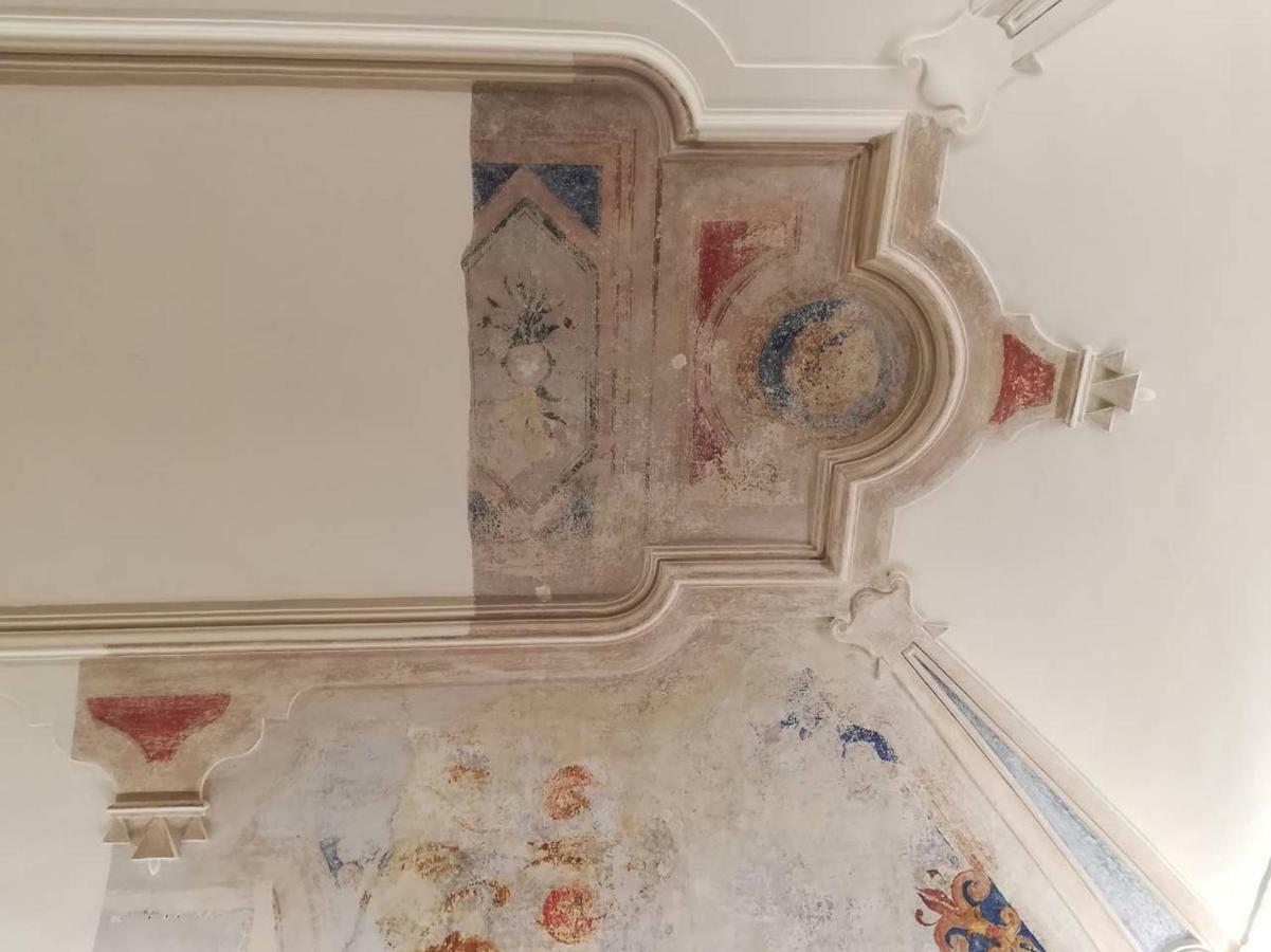 Boutique Apartment Urbino Bagian luar foto