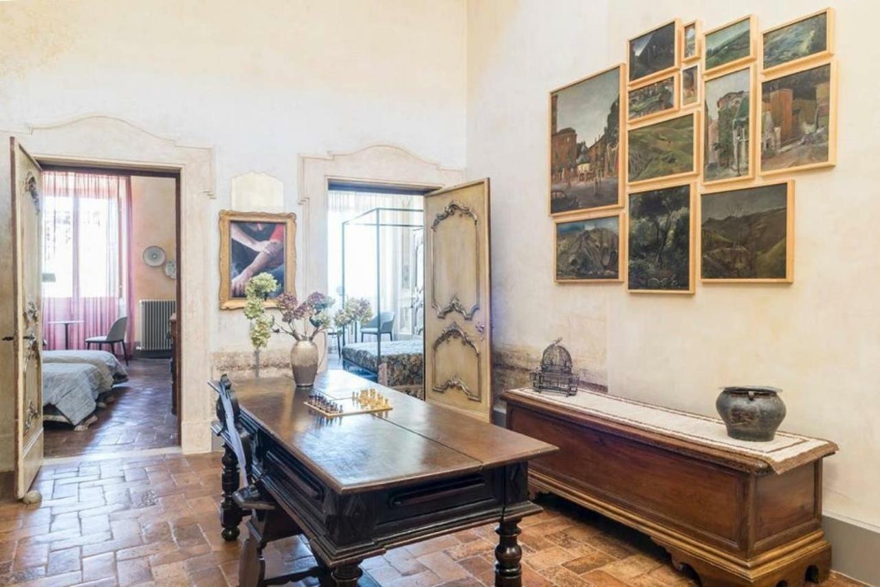 Boutique Apartment Urbino Bagian luar foto
